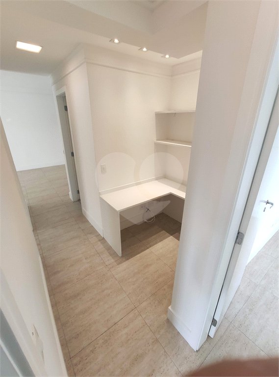 Apartamento à venda ou para alugar com 3 quartos, sendo 1 suíte,  em Parque Reboucas, São Paulo, SP