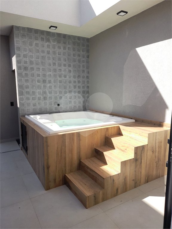 Casa à venda com 3 suítes no condomínio Reserva Real, Paulínia - SP