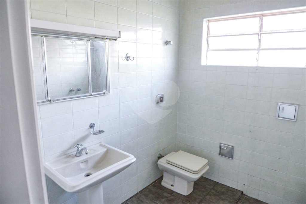 Casa à venda com 2 quartos, sendo 1 suíte, no Centro, Salto, SP