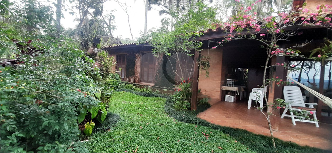 Casa Térrea à venda com 4 quartos, sendo 2 suítes, em Serra da Cantareira, Mairiporã, SP