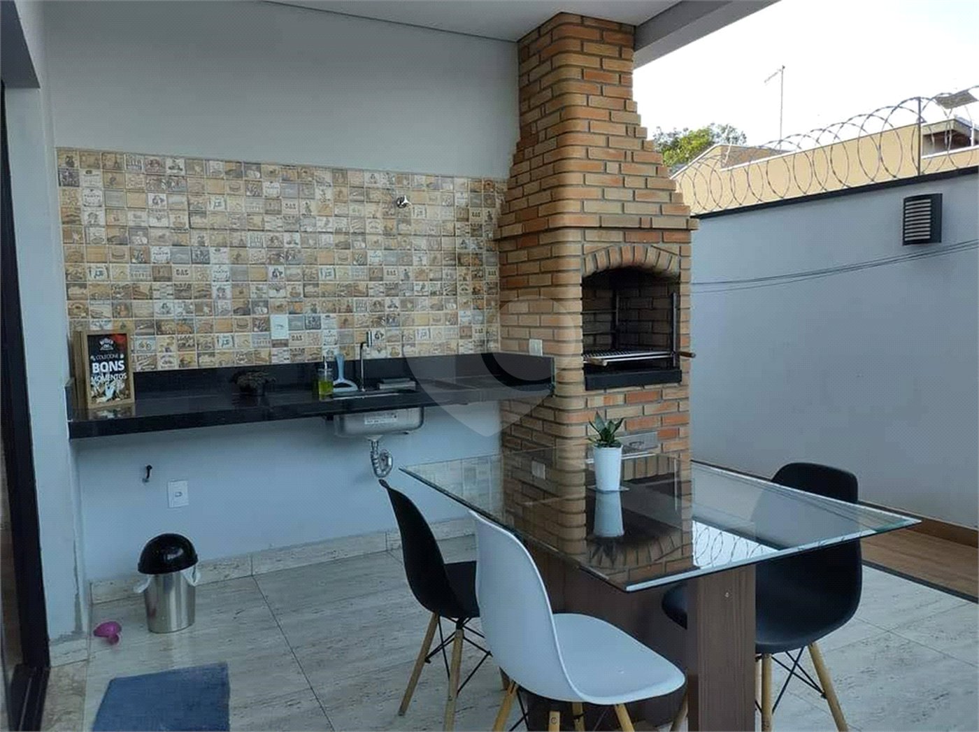 Casa à venda com 3 quartos, sendo 1 suíte, em Residencial Vila dos Eucaliptos, Salto, SP