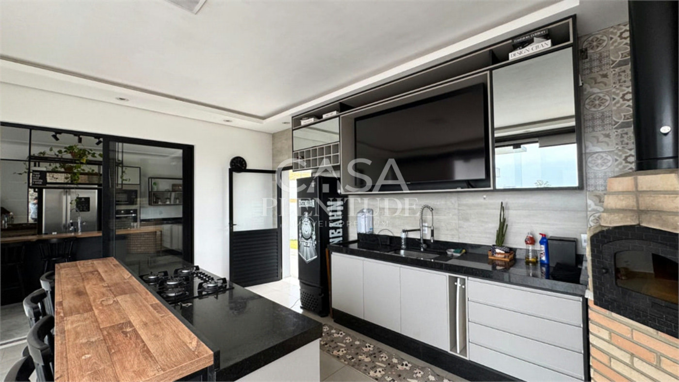 Casa em condomínio à venda ou para alugar com 5 quartos, sendo 3 suítes, no Centro, Piedade, SP