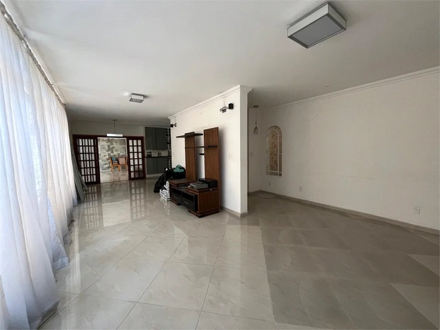 Sobrado à venda com 4 quartos, sendo 1 suíte, em Vila Cordeiro, São Paulo, SP