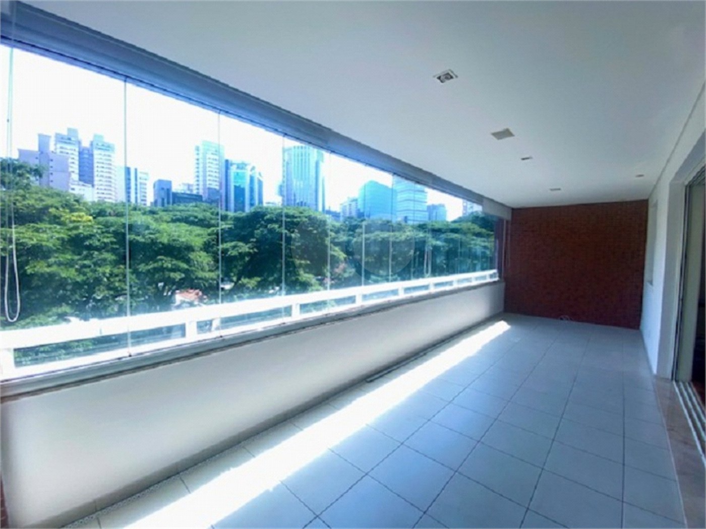 Apartamento à venda ou para alugar com 2 suítes em Itaim Bibi, São Paulo, SP