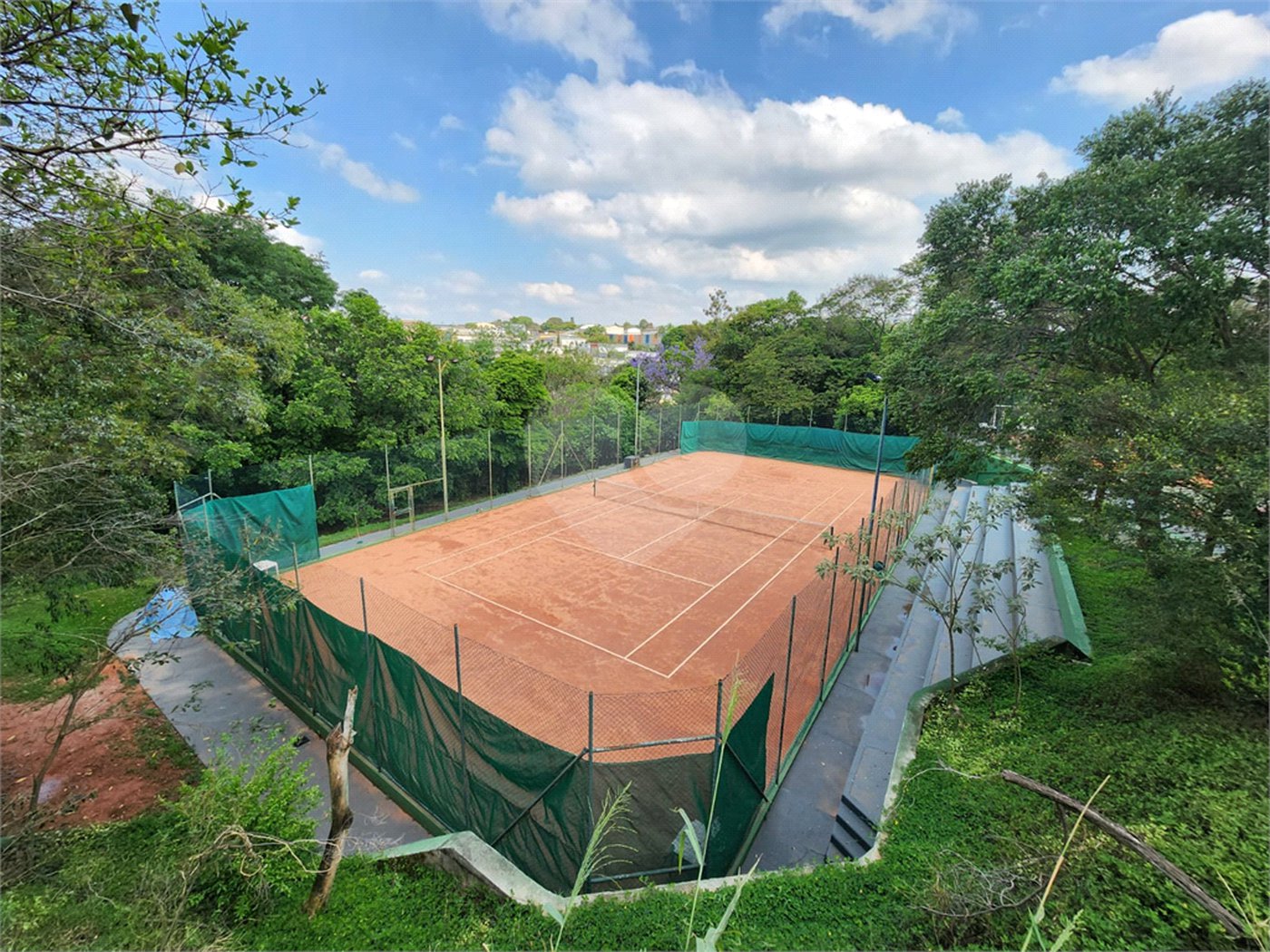 Casa à venda com 3 quartos, sendo 1 suíte,  no condomínio Vinhas da Vista Alegre - Lado Sede, Vinhedo - SP