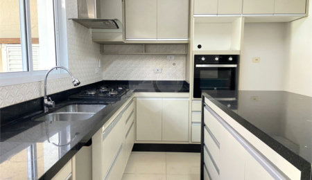Casa à venda com 5 quartos, sendo 1 suíte, em Indianópolis, São Paulo, SP