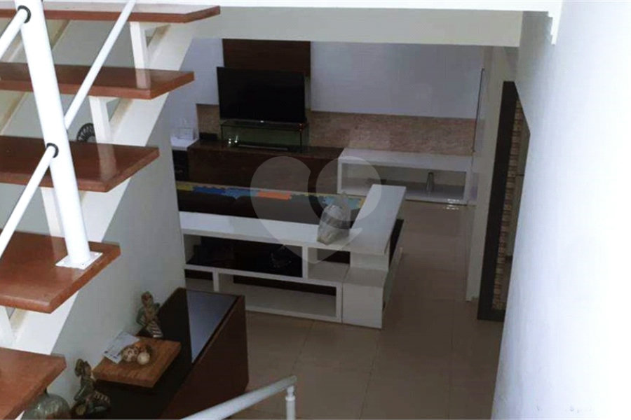 Casa à venda com 4 quartos, sendo 2 suítes, no condomínio Cond Residencial Villagio da Serra, São Paulo - SP