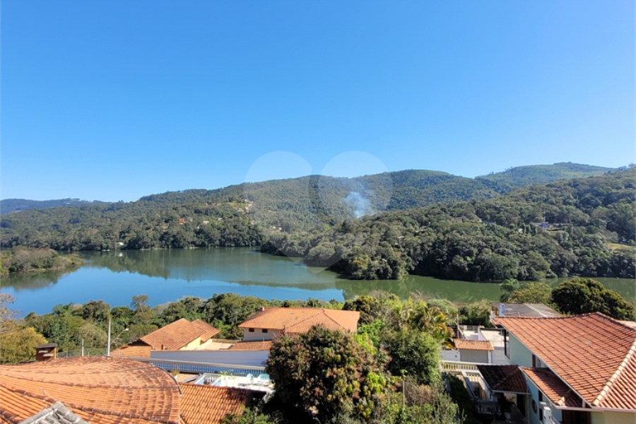 Sobrado à venda com 4 suítes em Rancho Grande, Mairiporã, SP