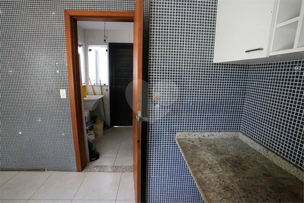 Casa à venda com 4 quartos, sendo 3 suítes, no condomínio Lícia de Alvarenga, Rio de Janeiro - RJ