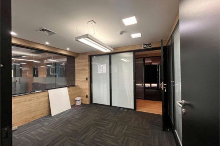 Prédio Corporativo em Santos | 4 Pavimentos | Galpão com Pé-Direito Duplo | Estrutura para +200 Pessoas | Compra Ou Locação