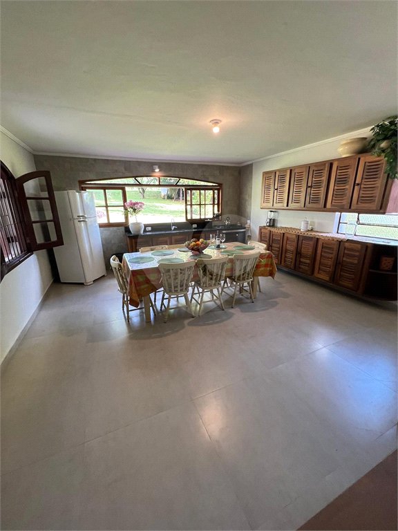 Chácara à venda com 4 quartos, sendo 2 suítes, em Jardim Conceição, São Roque, SP