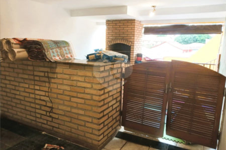 Sobrado à venda com 3 suítes em Jardim Londrina, São Paulo, SP