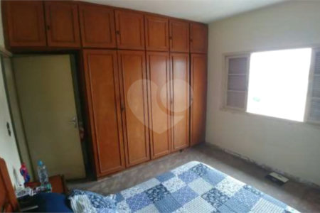 Sobrado à venda com 4 quartos, sendo 1 suíte, em Parque Vitória, São Paulo, SP