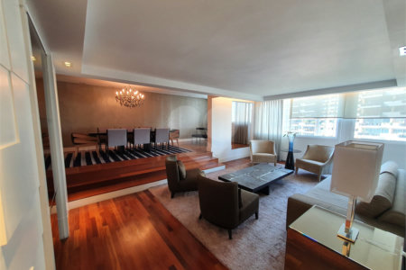 Apartamento à venda com 3 quartos, sendo 2 suítes, em Alto da Boa Vista, São Paulo, SP