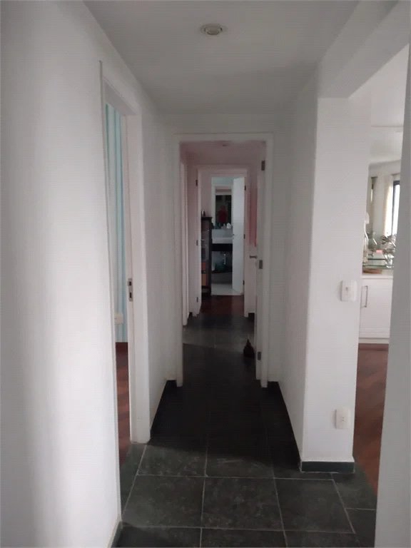 Apartamento à venda com 3 suítes em Vila Suzana, São Paulo, SP