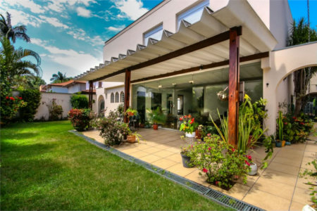 Sobrado à venda com 4 quartos, sendo 2 suítes,  em Alto de Pinheiros, São Paulo, SP