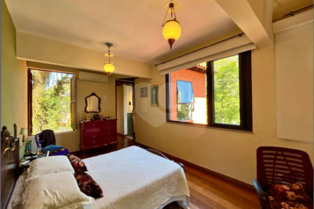 Casa à venda com 4 quartos, sendo 1 suíte, em Lagoa, Rio de Janeiro, RJ