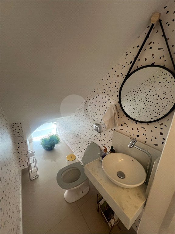 Sobrado à venda com 3 quartos, sendo 1 suíte, em Vila Irmãos Arnoni, São Paulo, SP