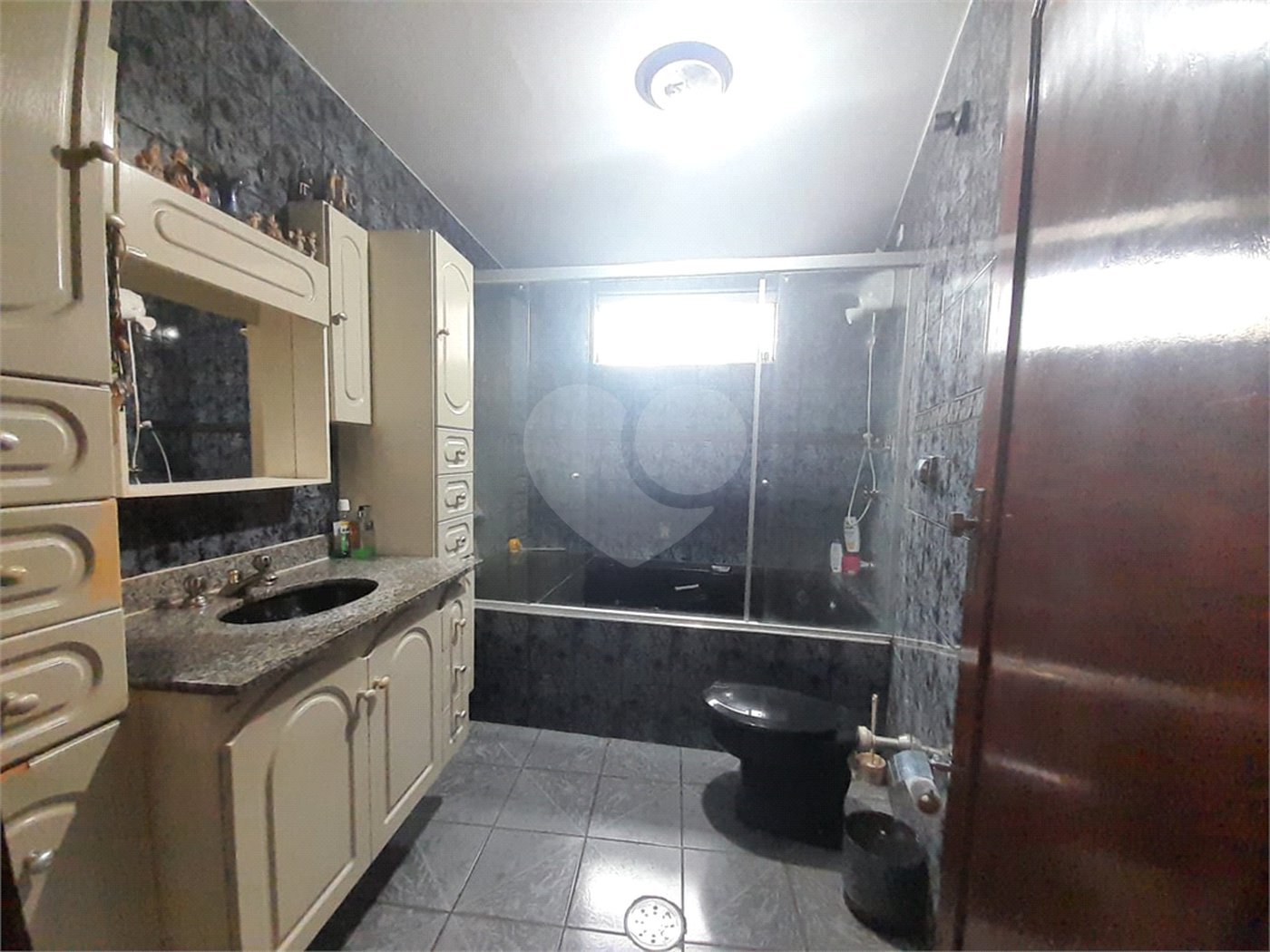 Sobrado à venda com 4 quartos, sendo 1 suíte,  em Saúde, São Paulo, SP