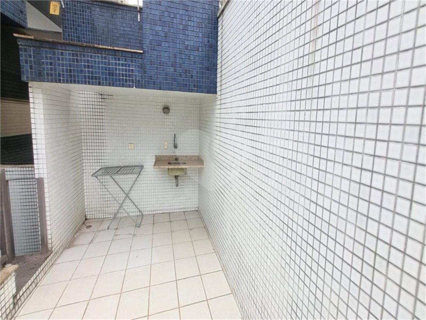 Sobrado à Venda na Aclimação - 150 m² - 2 Salas, 3 Dorms, 2 Vagas.