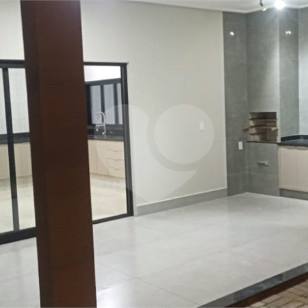 Casa à venda com 3 quartos, sendo 1 suíte, no condomínio Lagos D´icaraí, Salto - SP