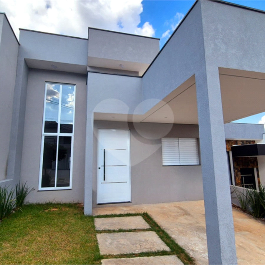 Casa à venda com 3 quartos, sendo 1 suíte, no condomínio Horto Florestal Villagio, Sorocaba - SP