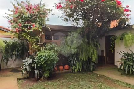 Sobrado à venda com 3 quartos, sendo 1 suíte,  em Vila Universitária, São Paulo, SP