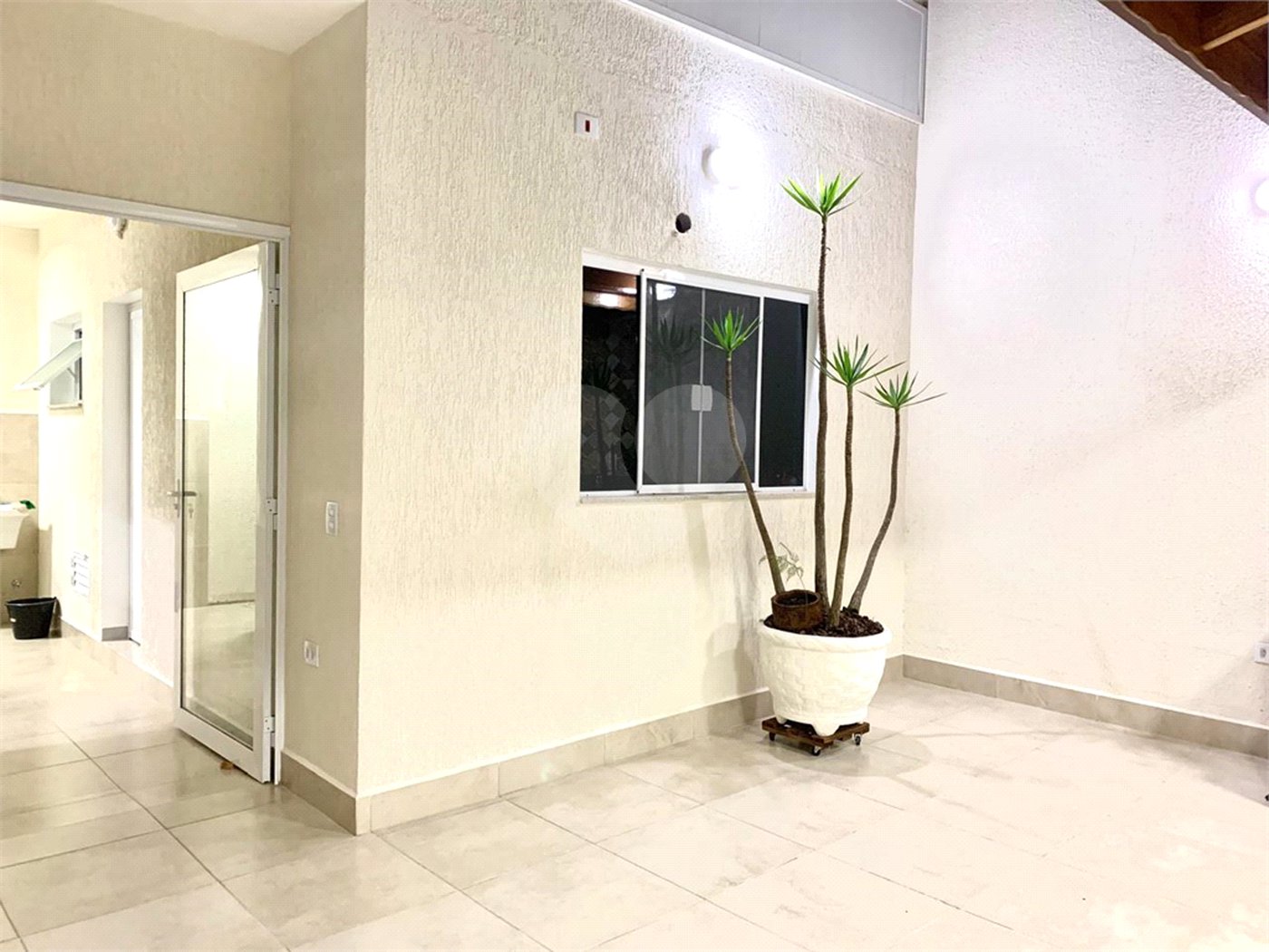Casa à venda com 3 suítes em Vila Amorim, Suzano, SP