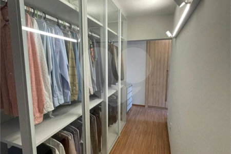 Apartamento à venda com 3 quartos, sendo 1 suíte,  em Vila Olímpia, São Paulo, SP