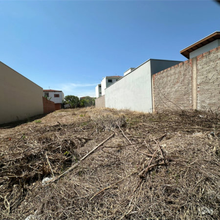 Terreno a venda na Vila Brasília