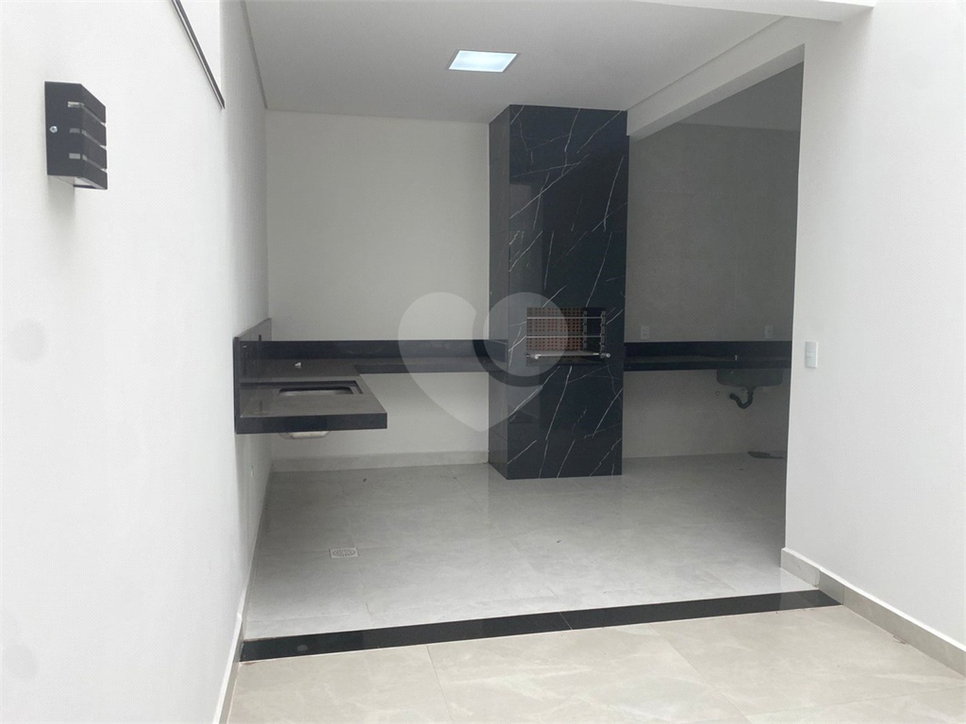 Casa à venda com 3 quartos, sendo 1 suíte, no condomínio Horto Florestal Villagio, Sorocaba - SP