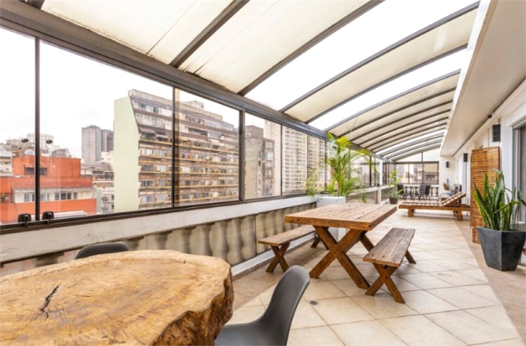 Cobertura para Locação e Venda com 330m² - Bela Vista