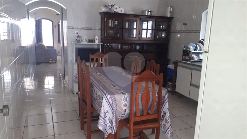 Sobrado à venda com 3 quartos, sendo 1 suíte,  em Vila Caputera, Mogi das Cruzes, SP