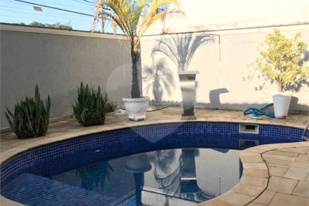 Casa à venda com 4 suítes no condomínio Aruã, Mogi das Cruzes - SP