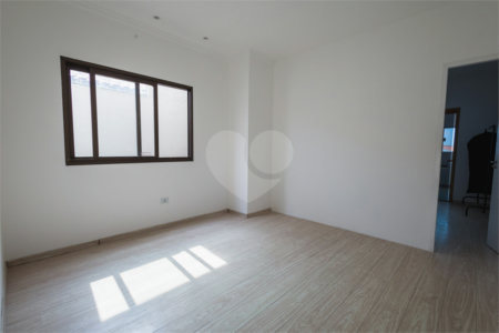 Casa à venda com 3 quartos, sendo 2 suítes, em Jardim Santa Cecília, Guarulhos, SP