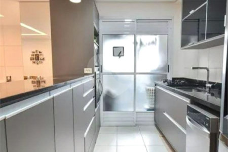 Apartamento no Ipiranga de 94m2 com 2 dorms, 1 suíte, 3 banheiros, 2 vagas. Estuda permuta.