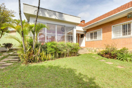 Casa Térrea à venda com 3 quartos, sendo 1 suíte, em Interlagos, São Paulo, SP