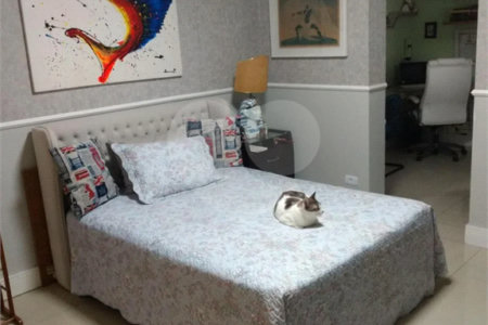 Linda Casa Sobrado a venda no Alto da Mooca com excelente acabamento, semi mobiliada com 2 suítes