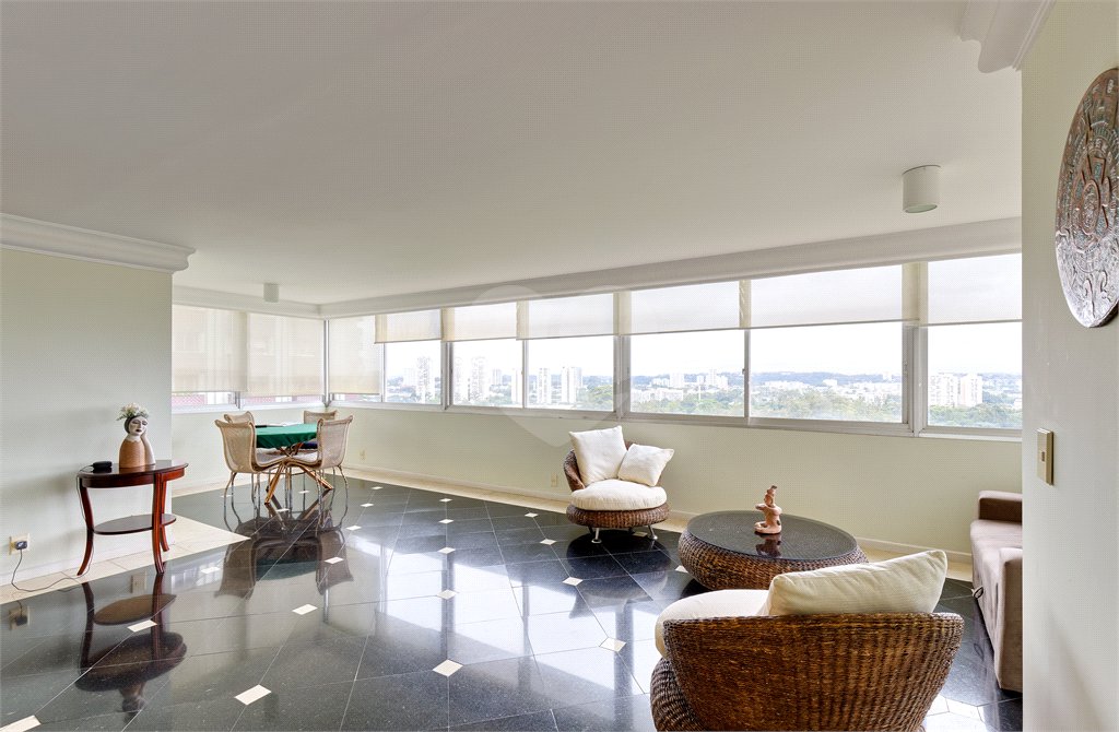 Apartamento à venda com 4 suítes em Jardim Marajoara, São Paulo, SP