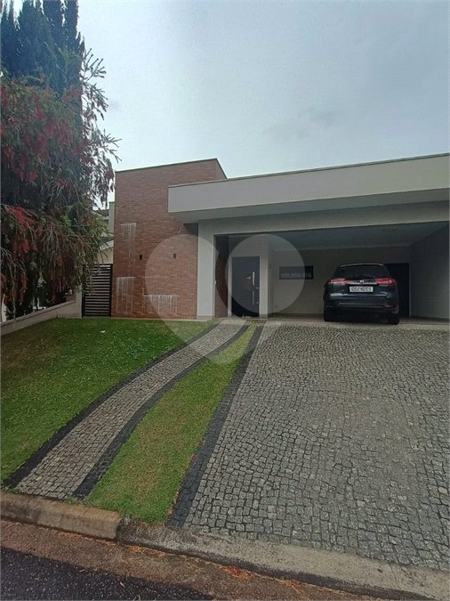 Casa para alugar com 3 quartos, sendo 1 suíte, no condomínio Recanto dos Paturis, Vinhedo - SP