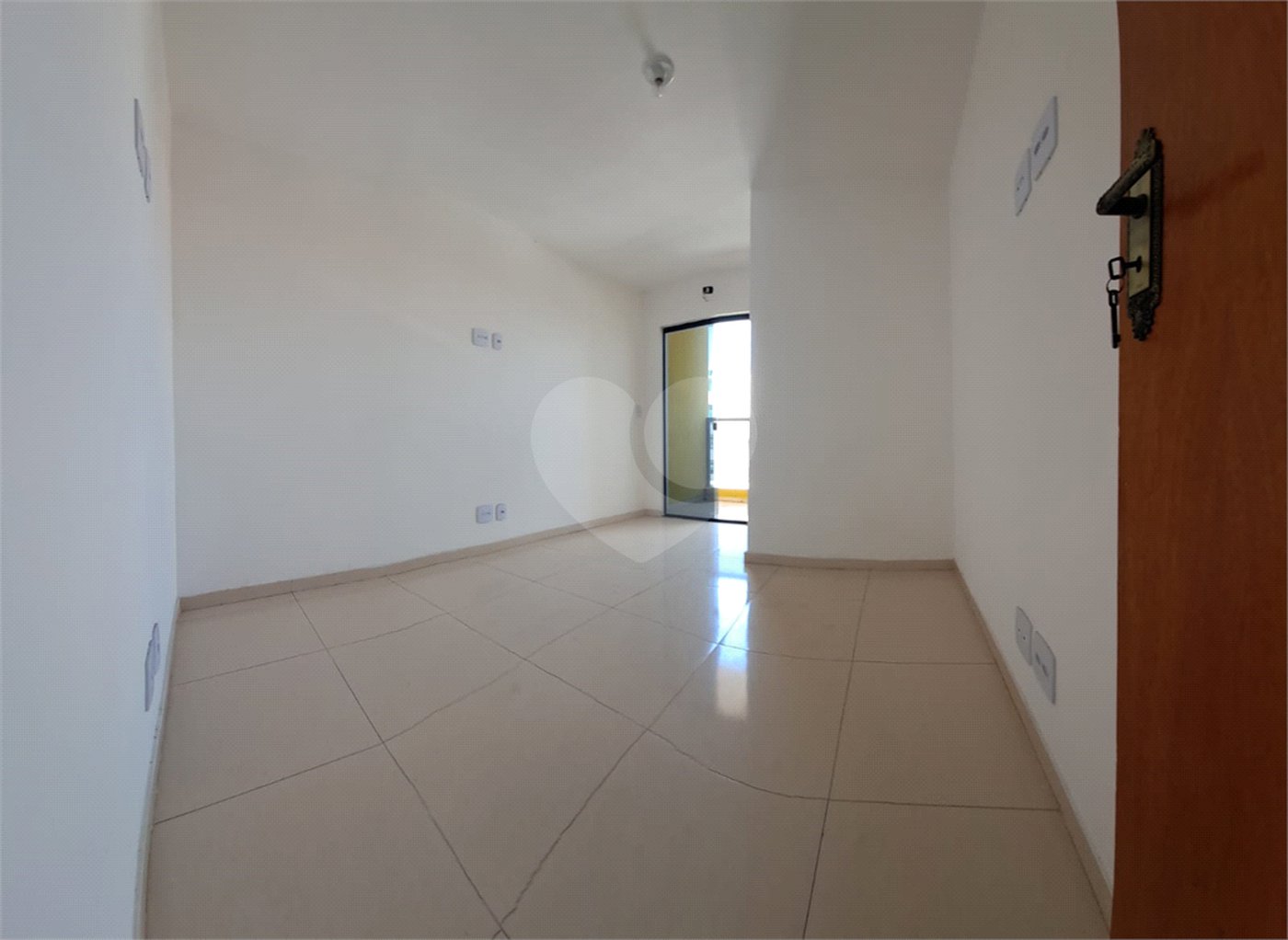 Sobrado novo de 3 quartos, 1 suíte, com 100 m², 2 vagas de garagem à venda no Jardim Eliane SP