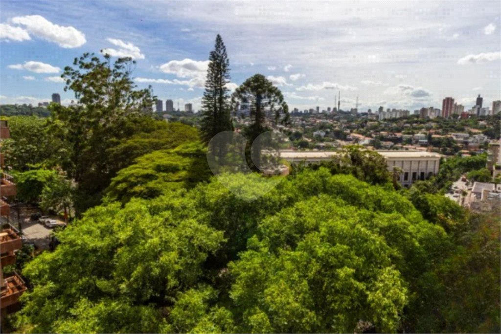 Higienópolis: 2 suítes, varanda envidraçada e vista aberta