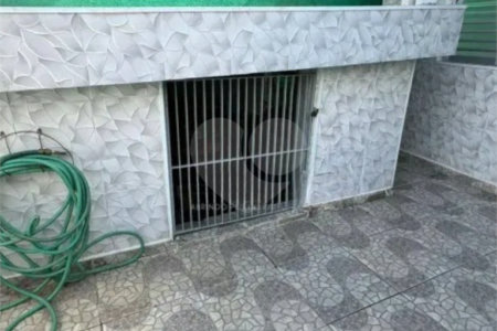 Casa à venda com 4 quartos em Parque Maria Domitila, São Paulo, SP