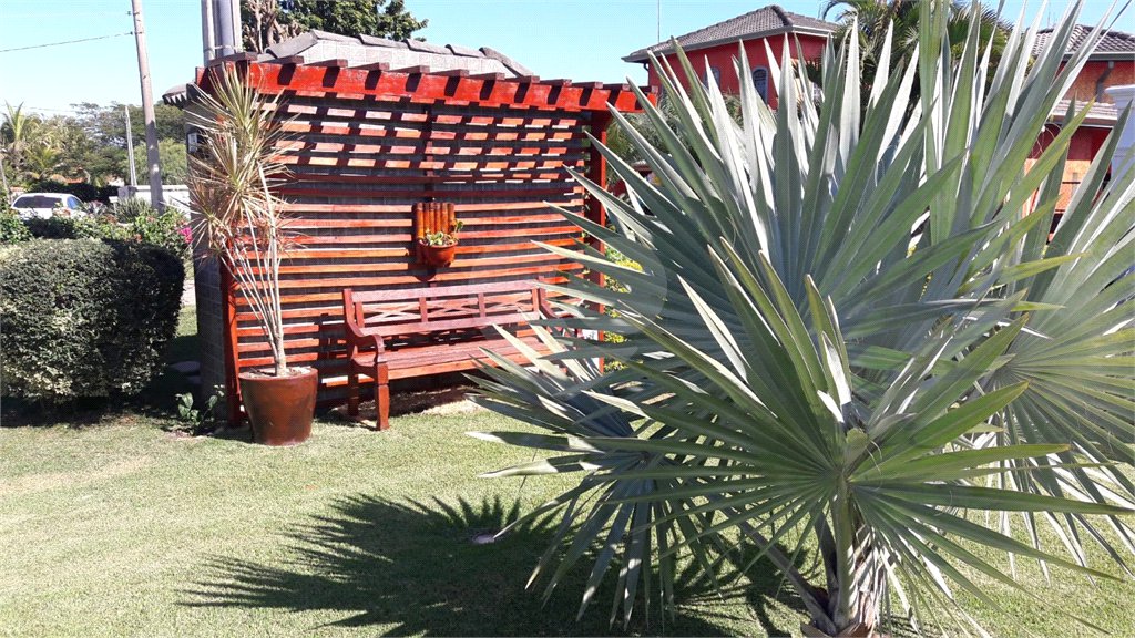Casa à venda com 4 quartos, sendo 2 suítes, no condomínio Monte Belo, Salto - SP