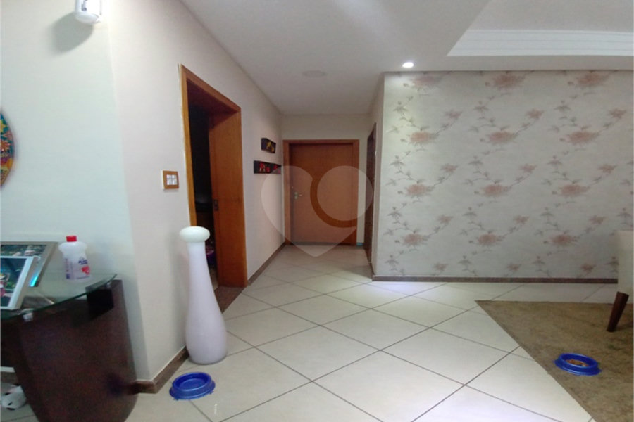 Sobrado à venda com 4 quartos, sendo 1 suíte, em Tremembé, São Paulo, SP