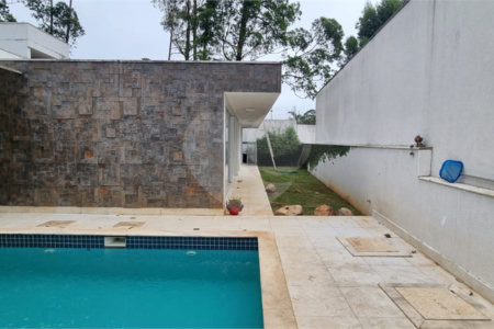 Casa à venda com 5 quartos, sendo 2 suítes, no condomínio Swiss Park, São Bernardo do Campo - SP