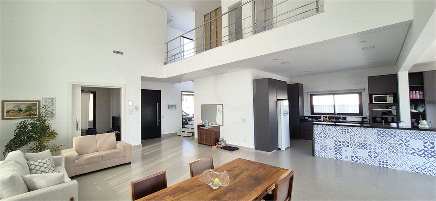 Casa à venda com 3 suítes no condomínio Residencialsaint Paul, Itu - SP