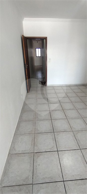 Sobrado à venda com 4 quartos, sendo 1 suíte, em Vila Nivi, São Paulo, SP