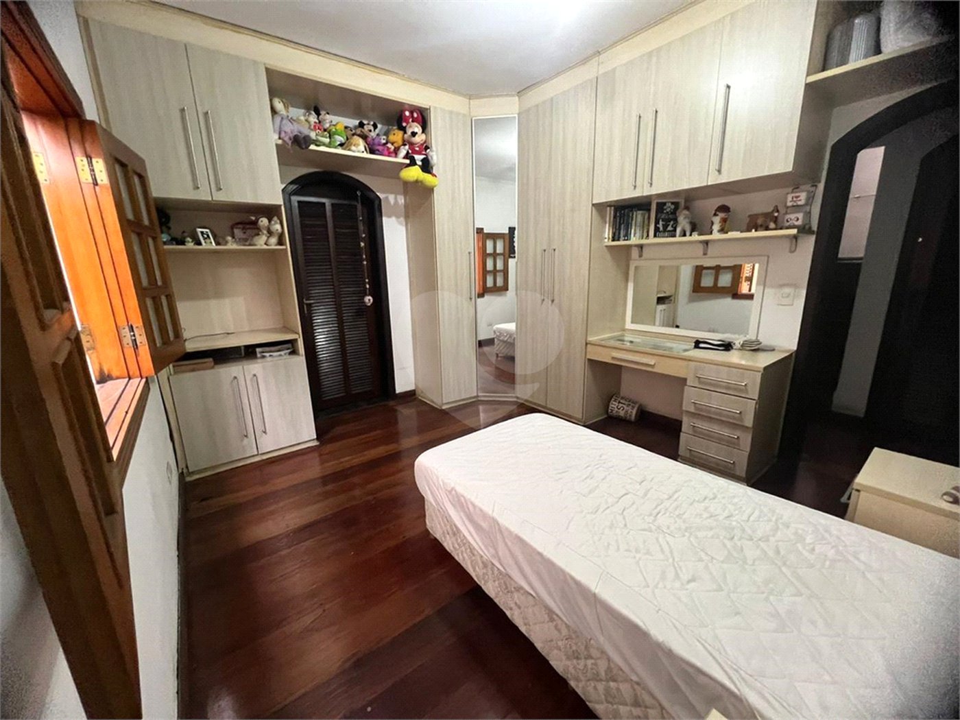 Sobrado à venda ou para alugar com 3 quartos, sendo 2 suítes,  em Arujázinho Iv, Arujá, SP