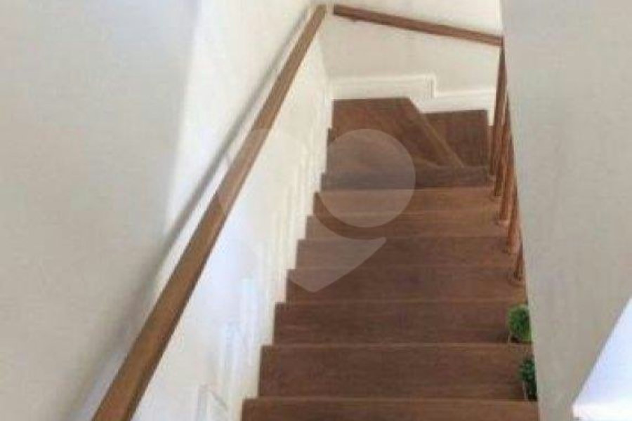 Casa à venda com 2 quartos, sendo 1 suíte, no condomínio Residencial Vila da Serra, São Paulo - SP